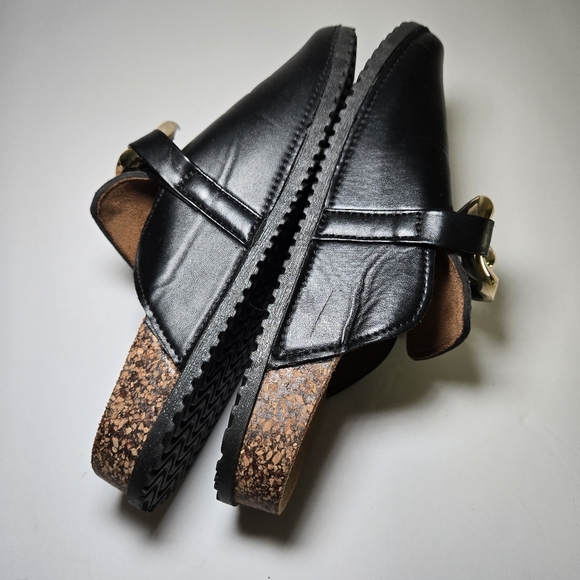 Elegant Black Mules with Gold Chain Accent Size 6 - Picture 5 of 11
